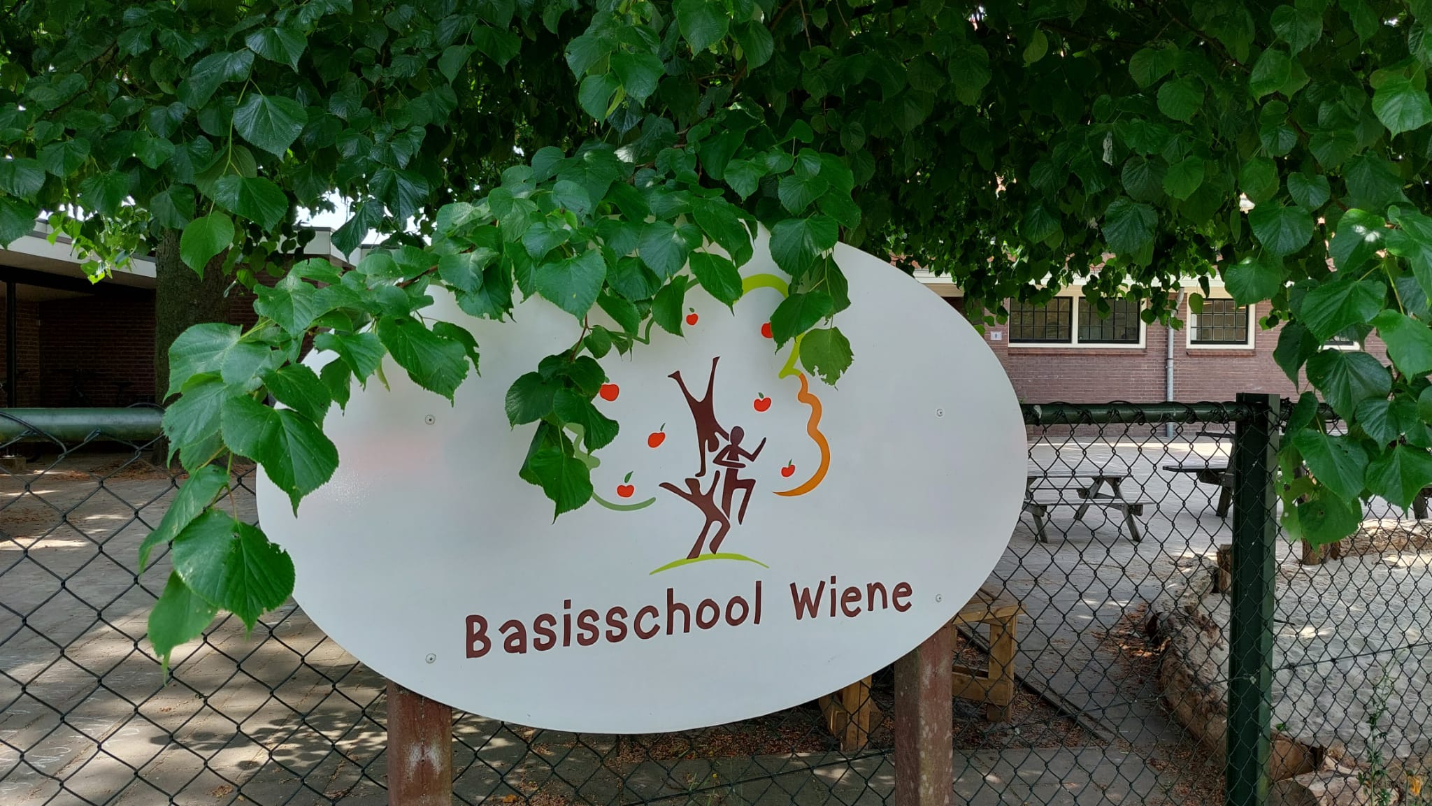 Logo basisschool De Wiene-1